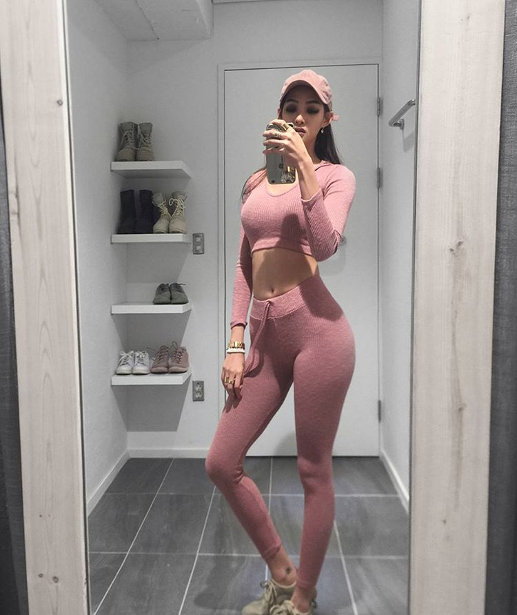 서양물 먹고 자란 동양 누나 몸매