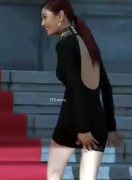 나나 등노출 원피스