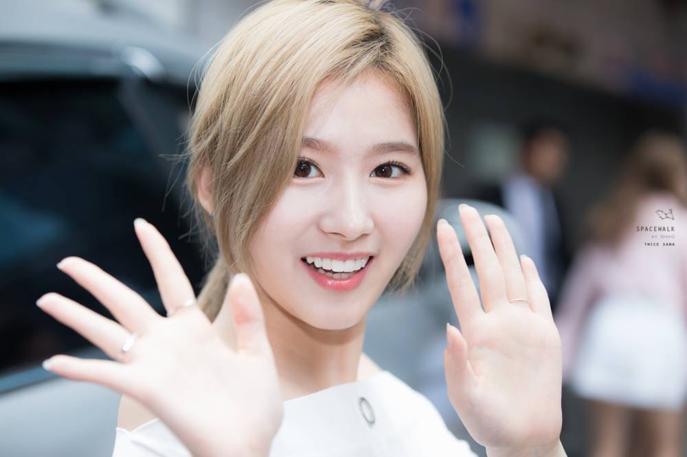 사나의 어깨선