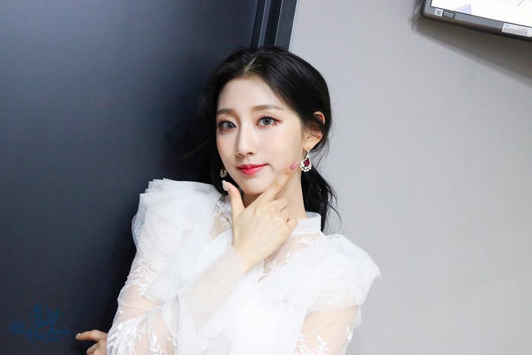 Lovelyz 소중했던 기억들로 Rewind 스압~