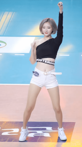원오프숄더 서현숙.gif