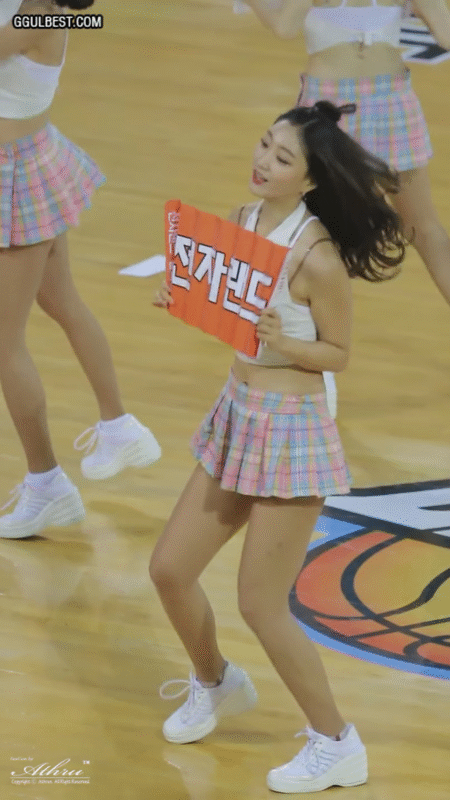 치어리더 윤요안나 나시 페로몬.gif