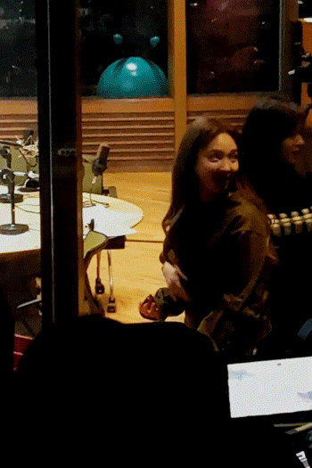 나연 허리라인 + 뒤태