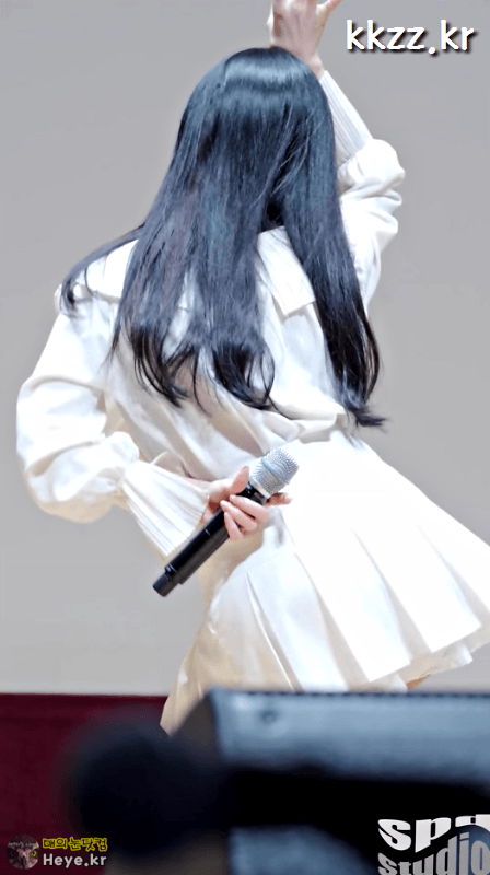 순백의 조현