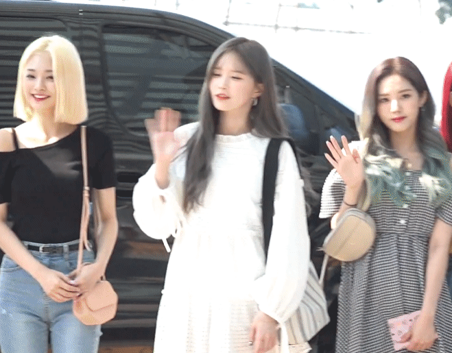 프로미스나인 출국