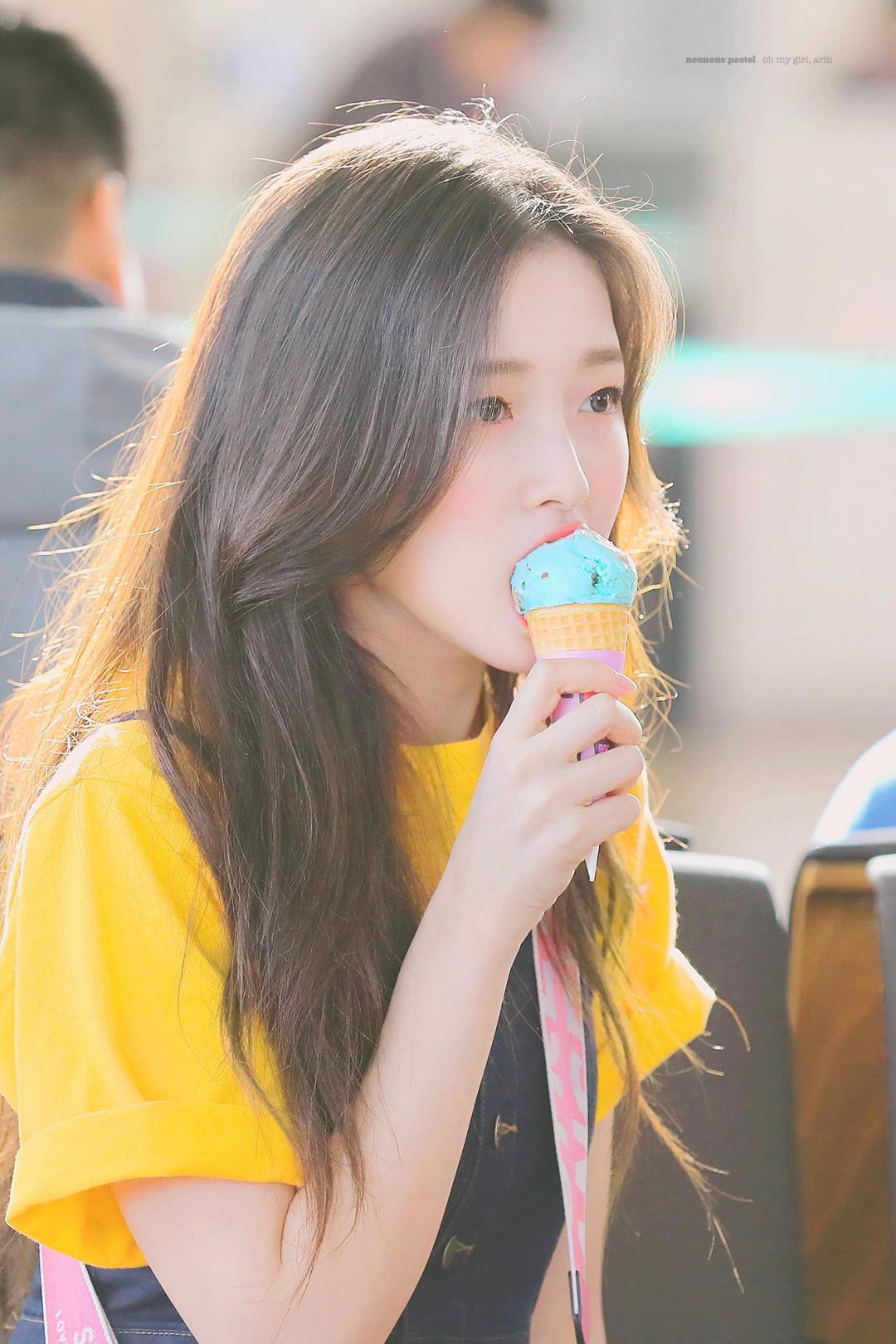 아린이 "아이스크림 한입 먹어"