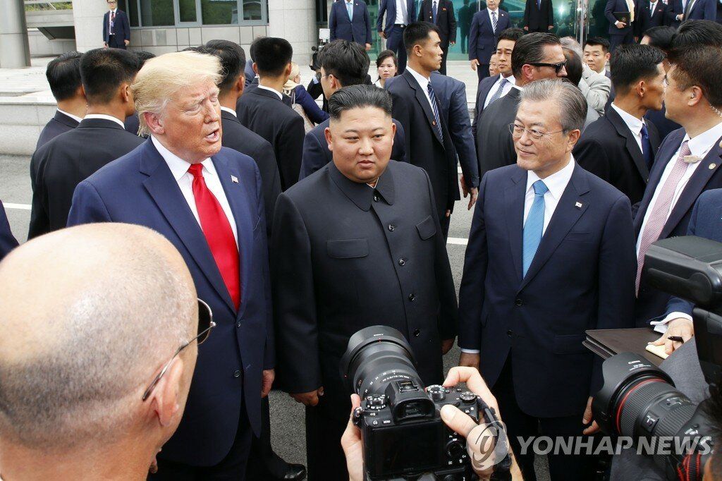 부끄럽지만 우리 이모돈줬다 북한에 ㅜㅜ