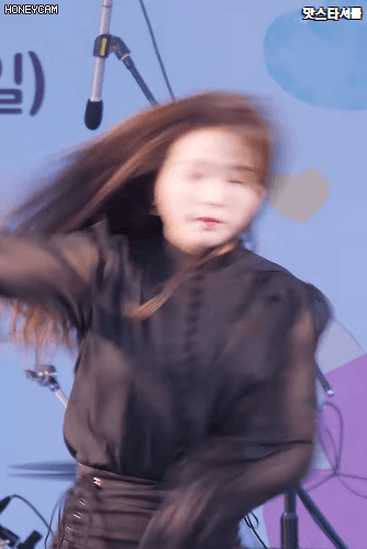 튕기는 검은 올리비아 혜