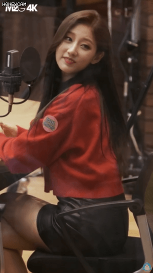 러블리즈 예인이 허벅지