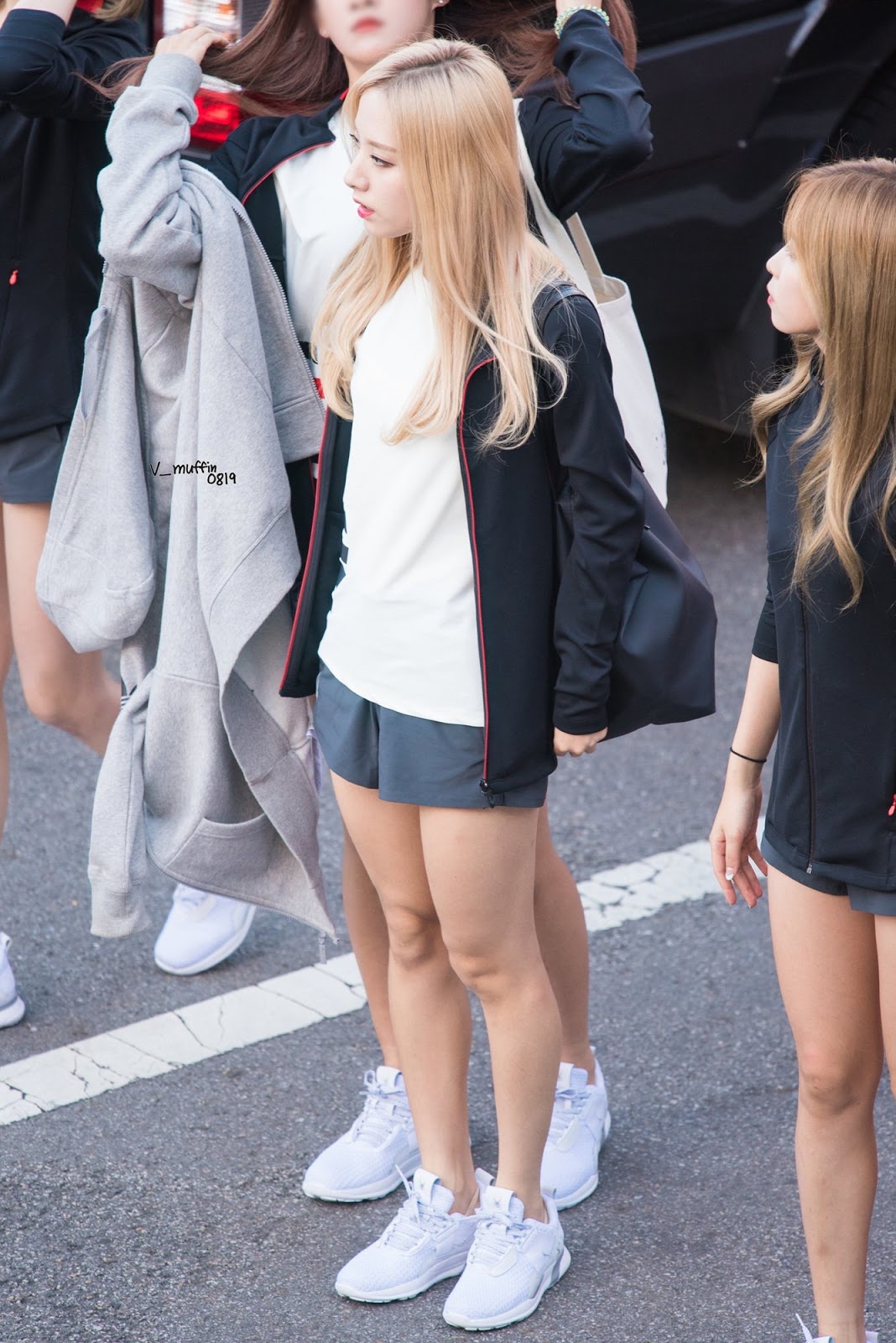 옆에서 본 우주소녀 보나