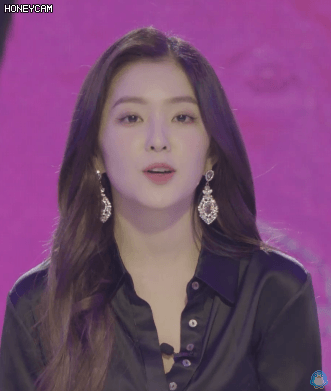 셔츠 단추 네 개 풀은 레드벨벳 아이린