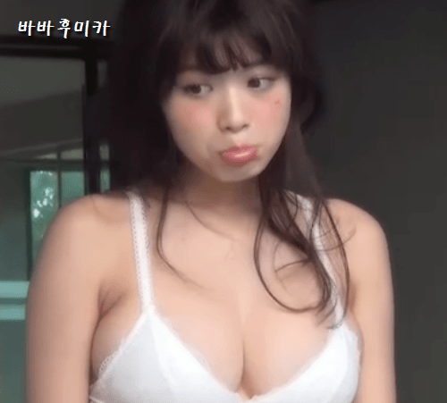 바바 후미카..