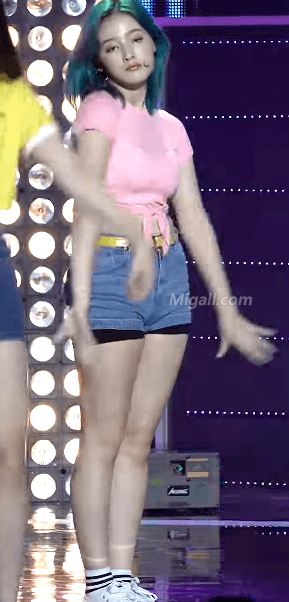 핑크티 입은 낸시