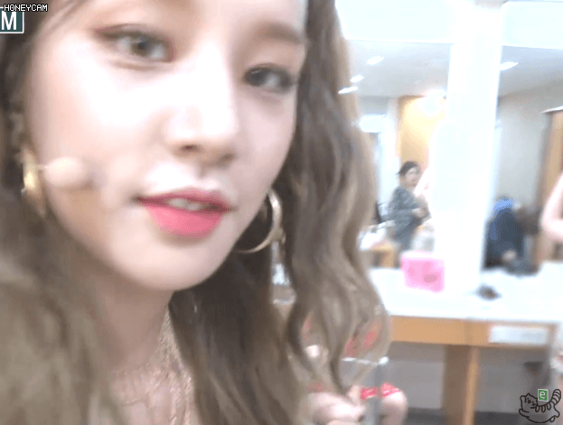대기실에서 라붐