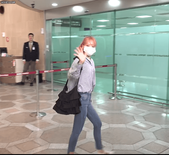 190423 아이즈원 출국