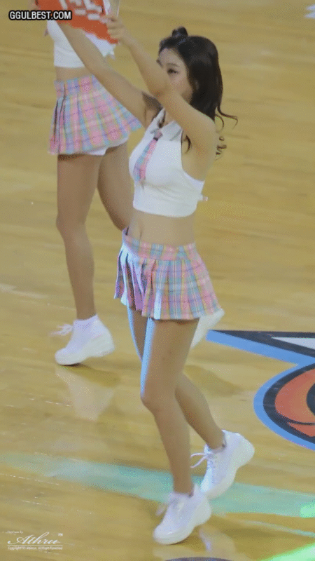치어리더 윤요안나 나시 페로몬.gif
