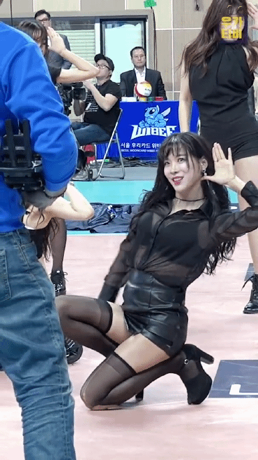 김한나 치어리더 찢어진 스타킹