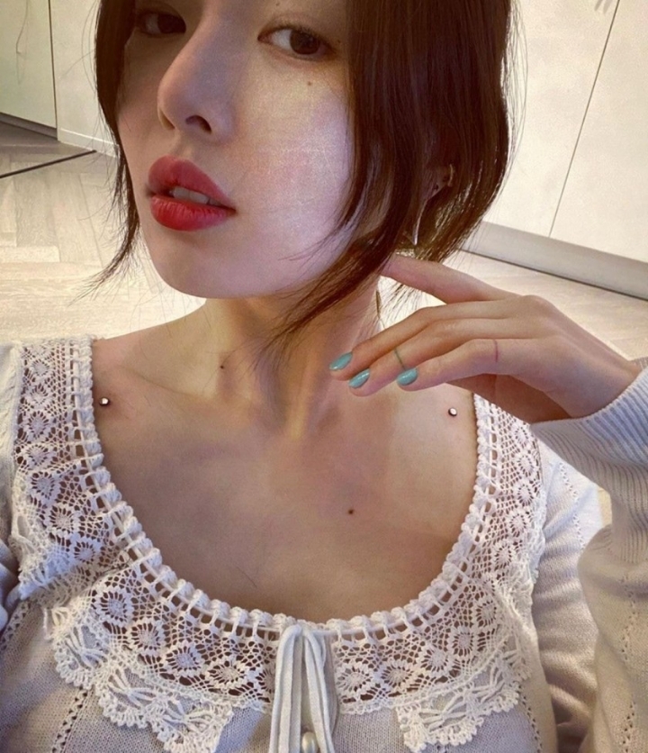 현아의 피어싱