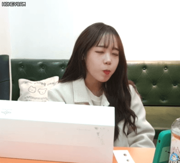 위키미키 유정 먹방