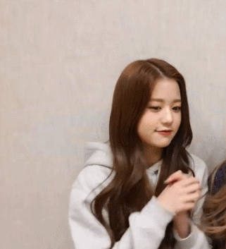 어제자 V앱 귀여운 장원영