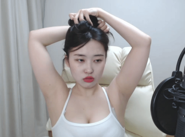 머리 묶는 소람잉