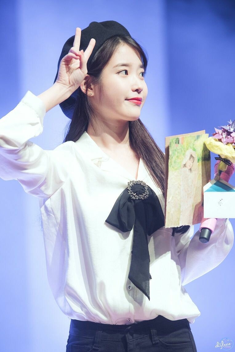 아이유 30장