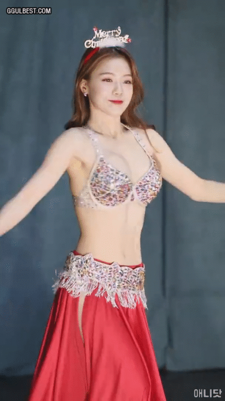 밸리댄스 임성미 캐롤공연.gif