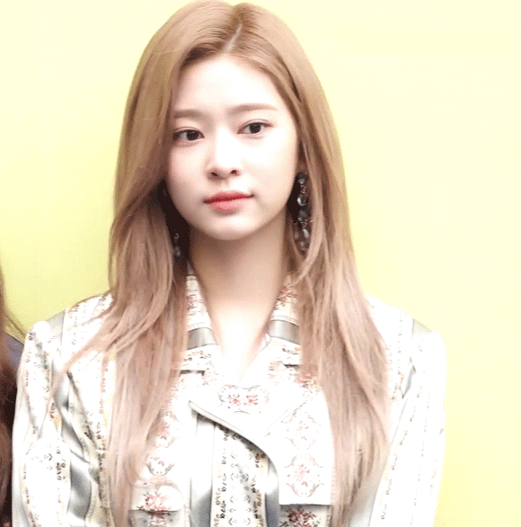 패션쇼 참석한 민주