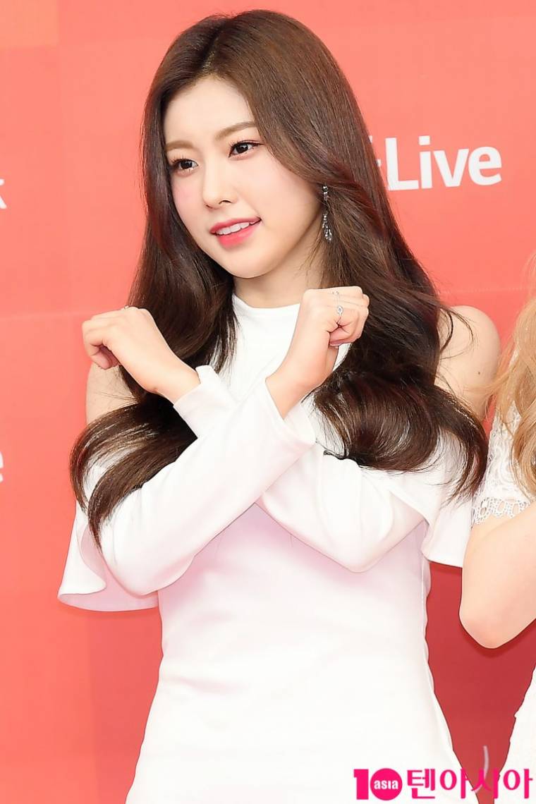 아이즈원 강혜원 안유진 권은비 (고화질 55장)