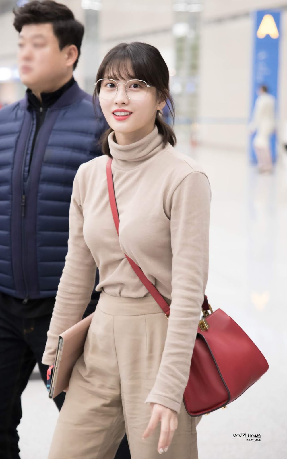 모모의 크로슴백