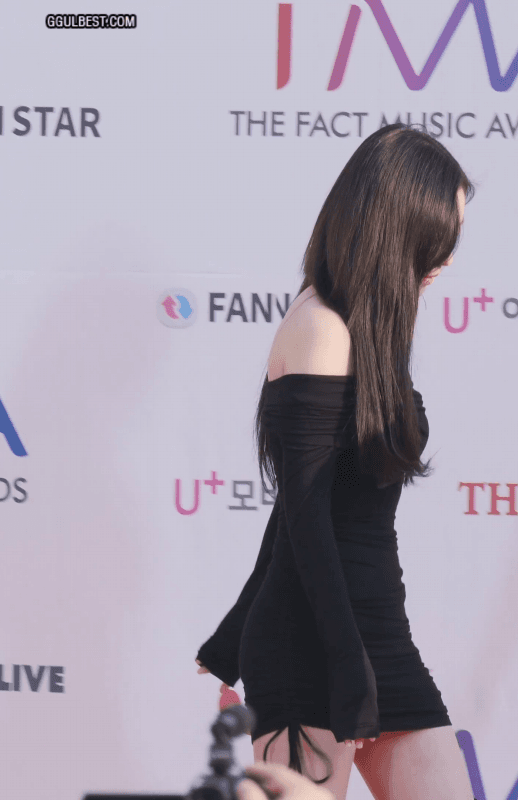 포토월 오프숄더 아이린