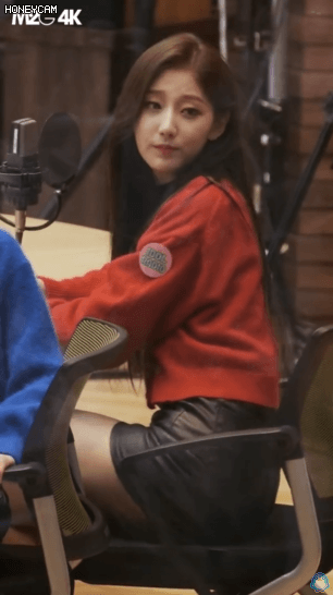 러블리즈 예인이 허벅지