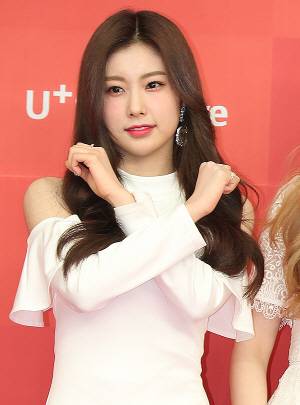 아이즈원 강혜원 안유진 권은비 (고화질 55장)