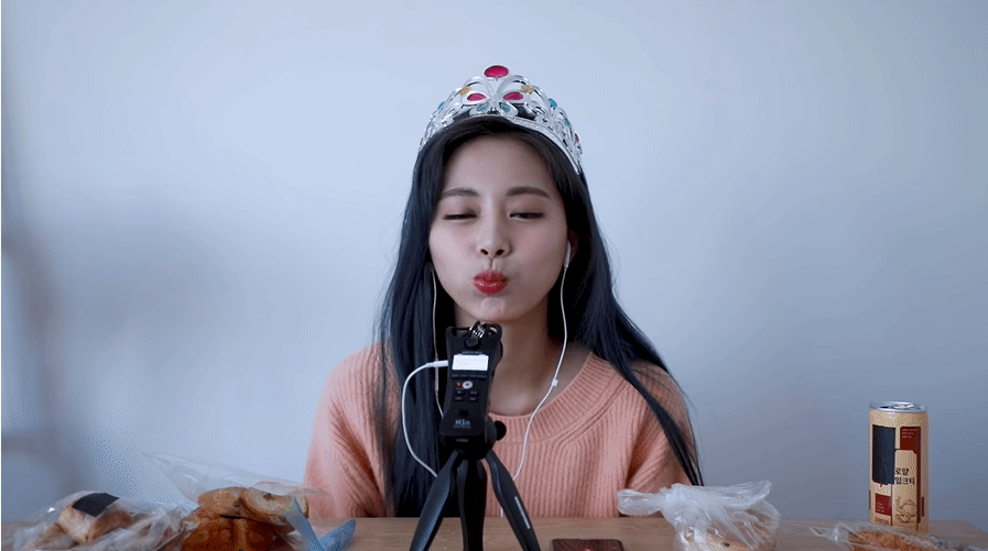 Yes, I am Tzuyu. ASMR Interview