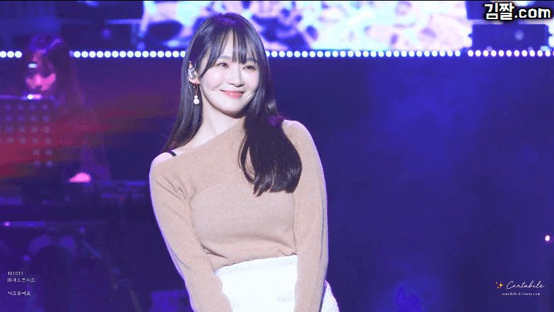 데이터) 너무 열일하는 외모 강민경