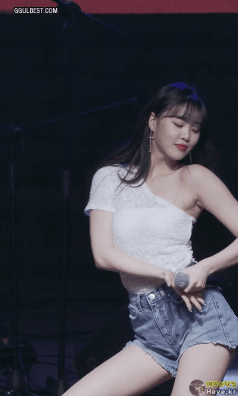 원오프숄더 여자아이들 수진