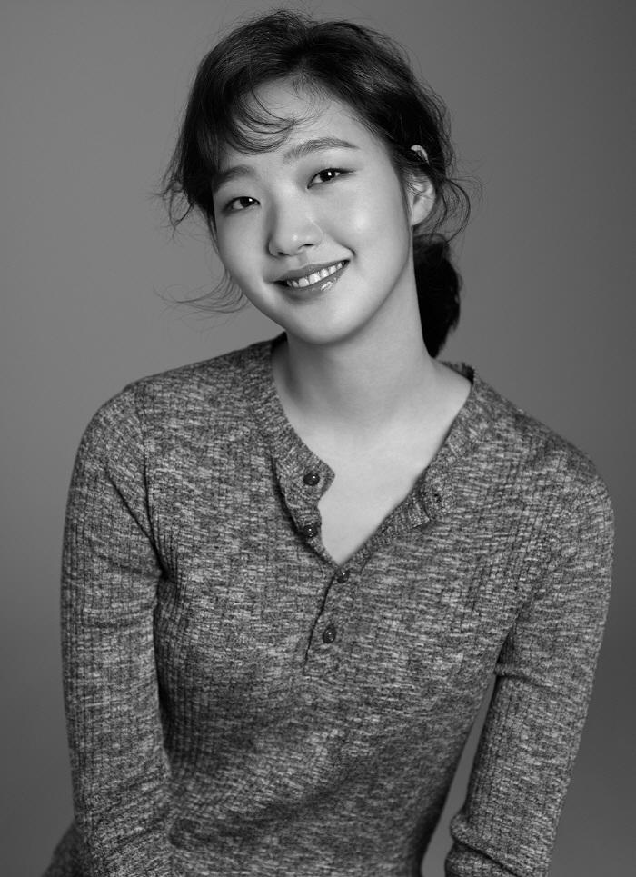 옛날사람 김고은