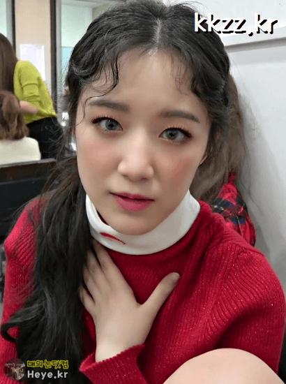 렌즈 낀 슈화