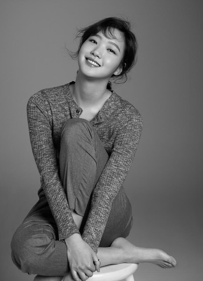 옛날사람 김고은