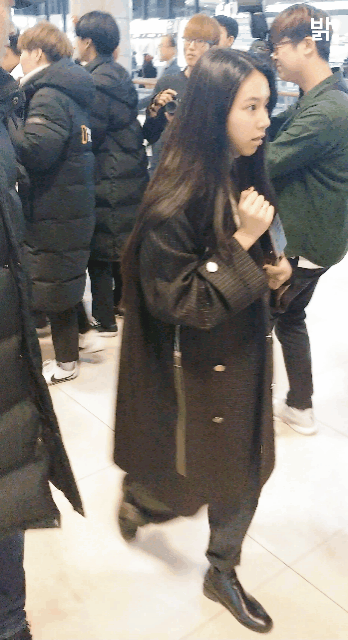 일본으로 출국하는 지효 정연 사나 미나 채영 쯔위