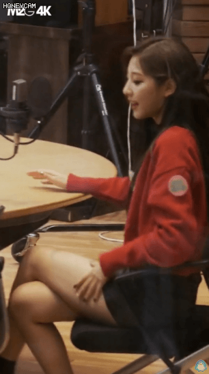 러블리즈 예인이 허벅지