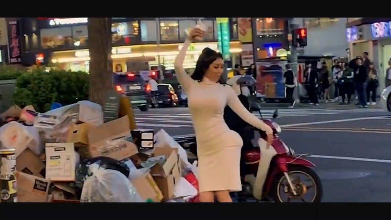 킴 카다시안으로 변신한 사유리