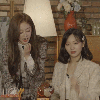 러블리즈 루프탑 라이브