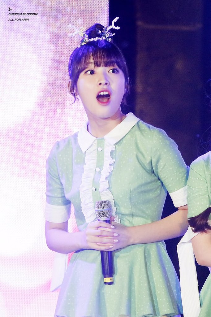 깜놀한 오마이걸 아린 모음