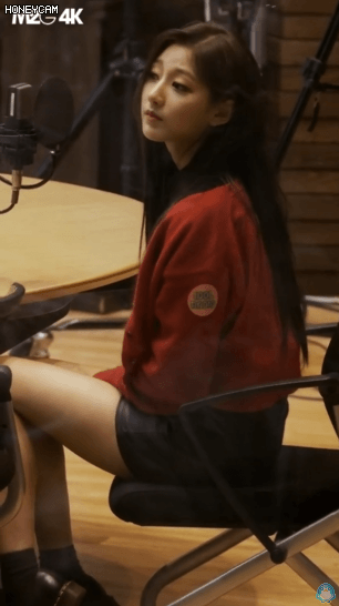 러블리즈 예인이 허벅지