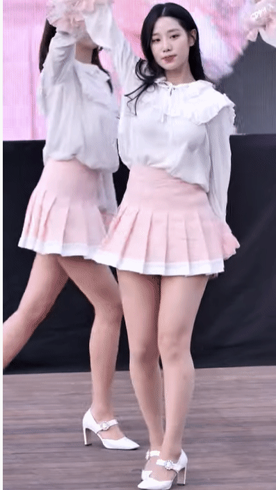 마이크 떨어져도 자연스럽게.. BerryGood 조현 - Oh! Oh! ,풋사과