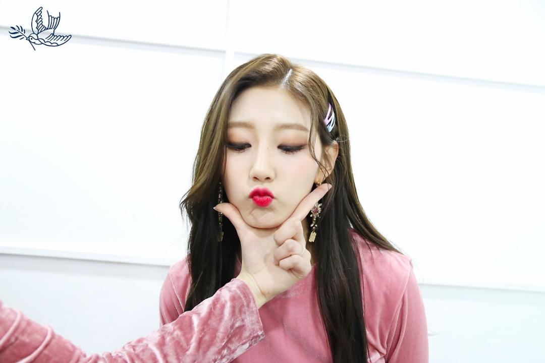 Lovelyz 소중했던 기억들로 Rewind 스압~