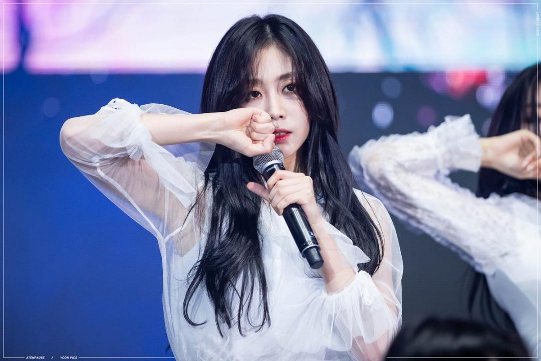 러블리즈 눈큰애