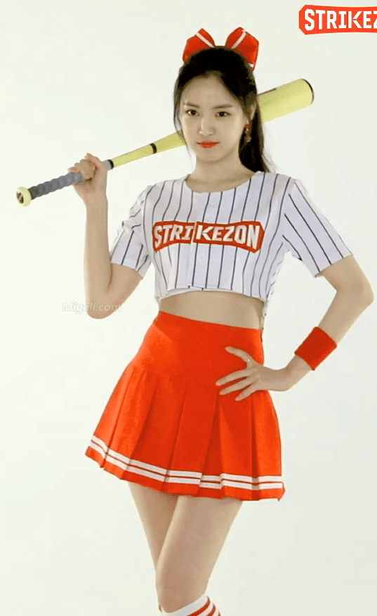 손나은 스트라이크존