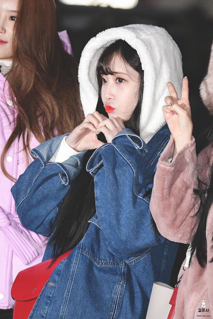 뮤뱅 출근 쟤